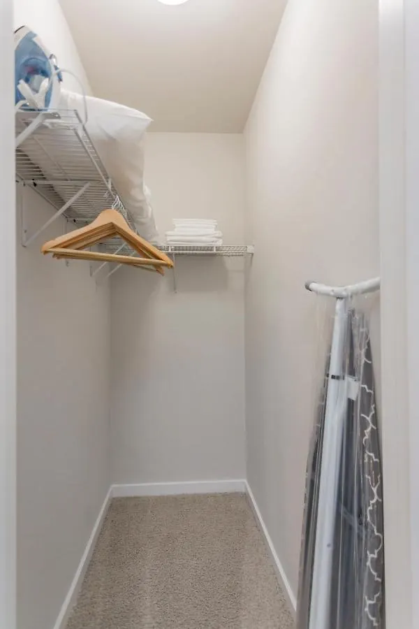 Cozysuites Music Row Stylish 2Br-Free Parking 29 Nashville 0*,  USA
